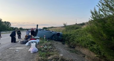 Tokat'ta hafif ticari araç sulama kanalına devrildi, 5 kişi yaralandı
