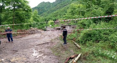 Tokat'ta sağanak nedeniyle 5 mahalleye ulaşımı sağlayan yol ulaşıma kapandı