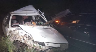 Tokat'ta üç aracın karıştığı kazada 2 kişi yaralandı