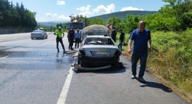 Zonguldak'ta seyir halindeki otomobil yandı