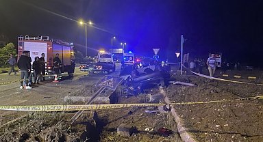 Zonguldak'ta yolcu otobüsü ile otomobilin çarpıştı