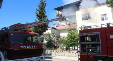 Amasya'da yangın çıkan ev kullanılamaz hale geldi