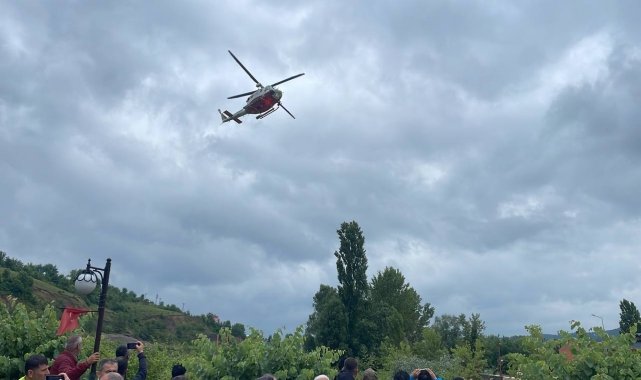 Bartın'da sel nedeniyle sanayi sitesinde mahsur kalan işçiler helikopterle tahliye ediliyor