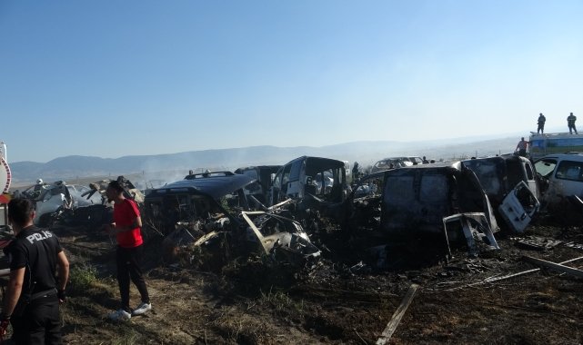 GÜNCELLEME - Çorum Sanayi Sitesi'ndeki hurdalıkta çıkan yangın söndürüldü