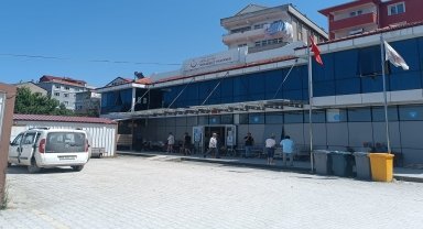Karadeniz'de boğulma tehlikesi geçiren baba ve oğlu kurtarıldı