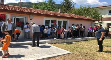 Laçin'de kütüphaneden kitap alan çocuklara sebze fidesi hediye ediliyor 
