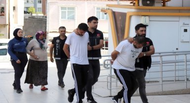 Ordu'da ticari taksi ile kente uyuşturucu getirmek isteyen 3 zanlıdan biri tutuklandı