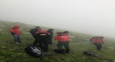 Rize'de yaylada kaybolan 5 kişiyi JAK ekibi buldu