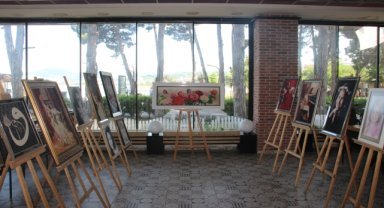Ünye'de ressam boncuk işlemeli tablolardan oluşan resim sergisi açtı