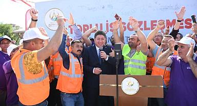 BAŞKAN AŞKIN TÖREN’İN VERDİĞİ REKOR ZAMLI MAAŞLAR ÇALIŞANLARA ÖDENDİ