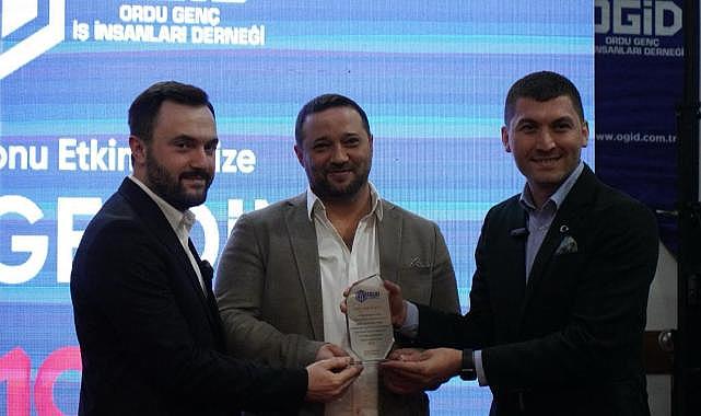 ULAŞ TEPE OGİD TOPLANTISINDA GENÇ İŞ İNSANLARIYLA BİR ARAYA GELDİ