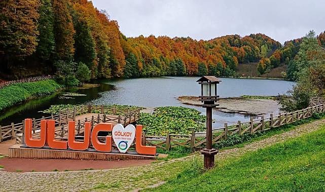 Gölköy ilçesinde bulunan Ulugöl, yemyeşil doğası ve masmavi suyu ile hem yerli hem de yabancı turistlerin ilgisini çekiyor.