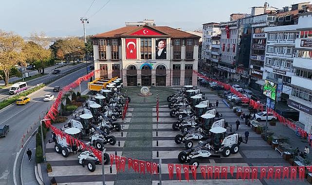 BÜYÜKŞEHRİN ARAÇ FİLOSUNA 15 YENİ ARAÇ VE İŞ MAKİNESİ
