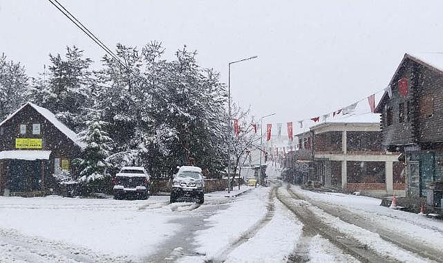 Çambaşı Yaylası’nda yoğun kar yağışı etkili oldu