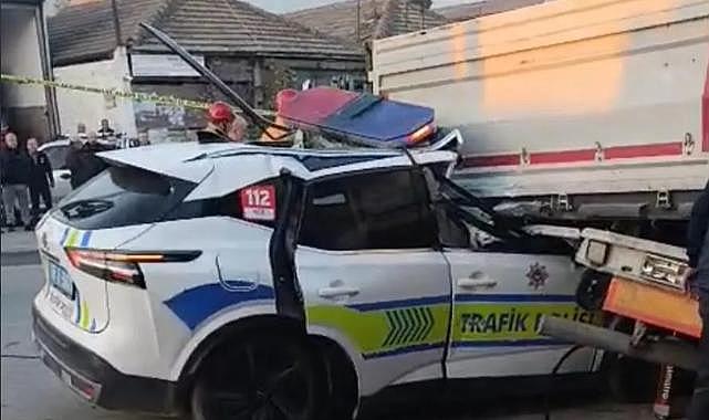 Polis Aracıyla Tır Çarpıştı: 1 Polis Şehit, 1 Polis Ağır Yaralı
