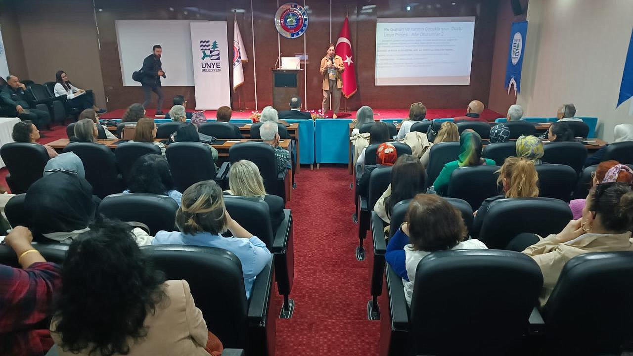 ÜNYE BELEDİYESİ’NDEN GÜVENLİ GELECEĞE YÖNELİK KONFERANS
