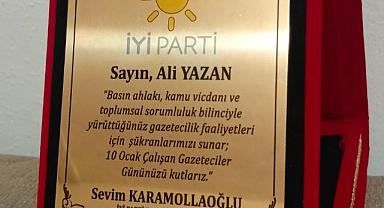 10 Ocak Çalışan Gazeteciler Günü'nde gazetecilere plaket