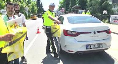 POLİS ARAÇLARI DENETLEDİ